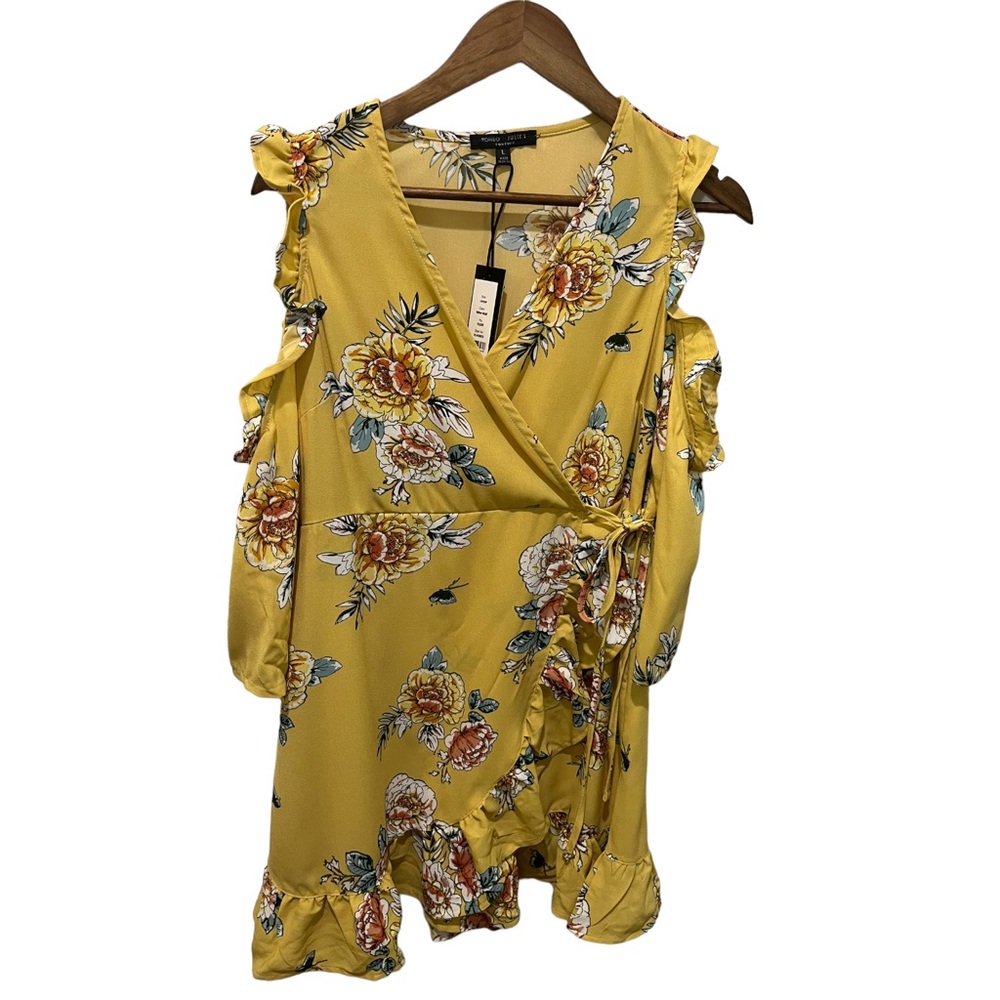 ROMEO & JULIET COUTURE GOLDEN YELLOW FLORAL RUFFLE FAUX WRAP COLD SHOULDER DRESS